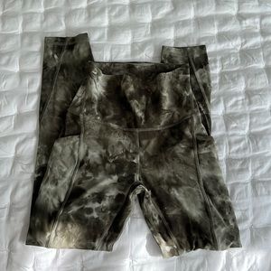 align leggings with pockets
